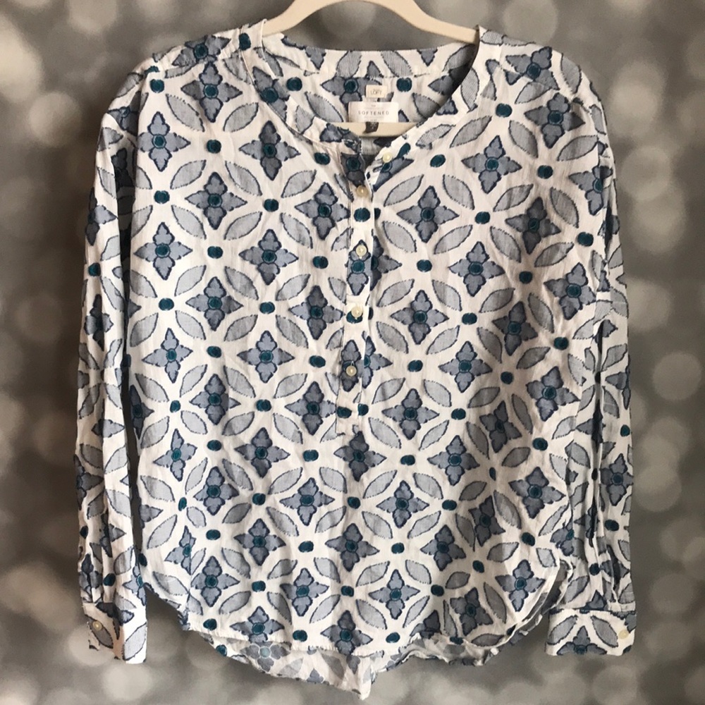 LOFT Womens linen shirt. Size Small.
